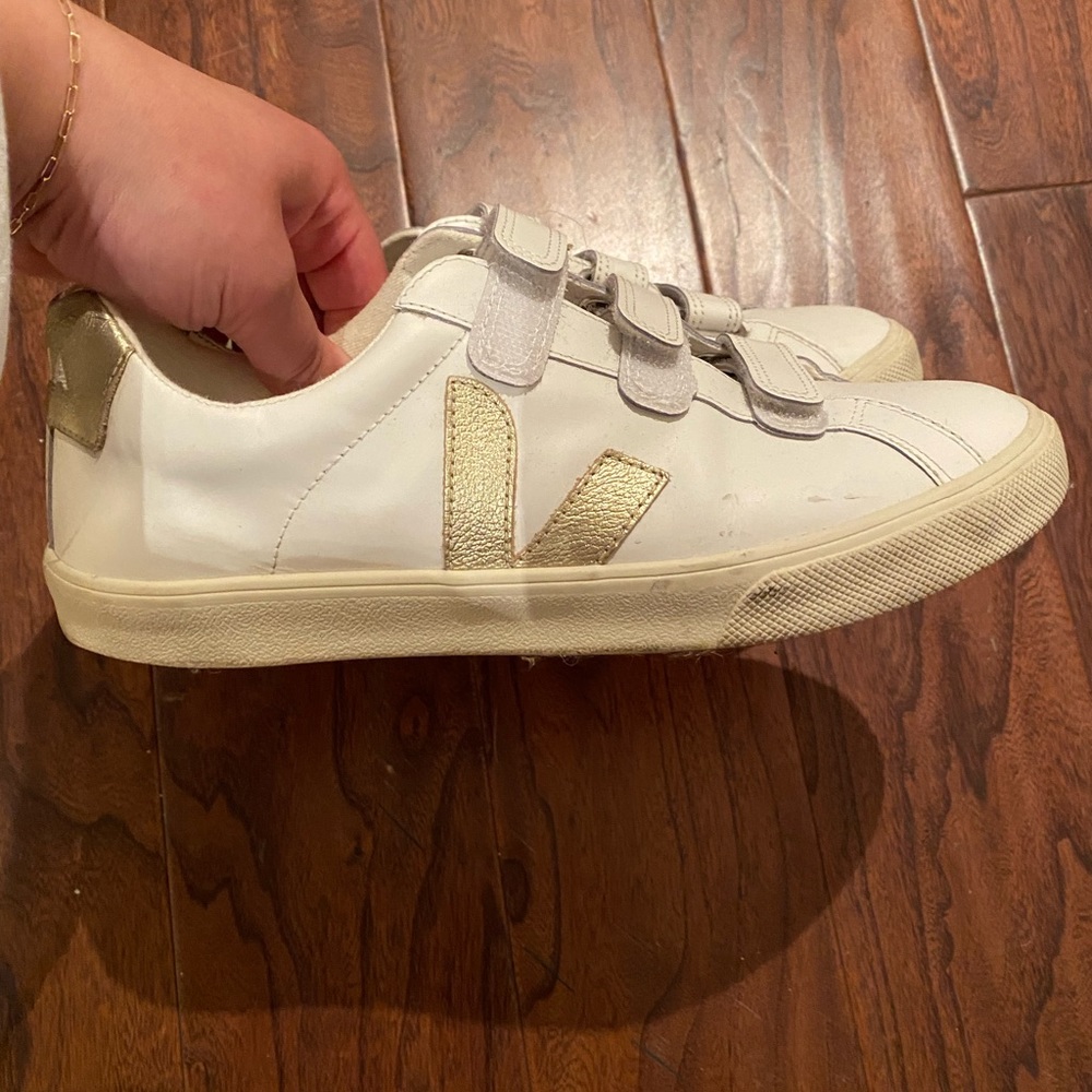 Veja size 41 Velcro sneakers